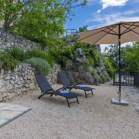 Ferienhaus In Veliko Brdo Mit Grill, Garten Und Terrasse Vakantiehuis Makarska